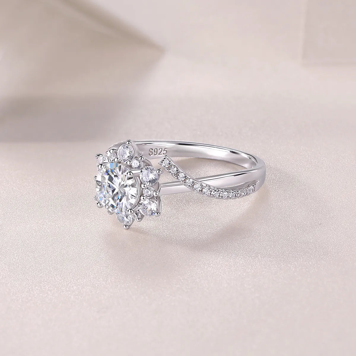 S925 Sterling Silver Flower Halo Moissanite Ring Ladies Pavé Shank Wedding Ring