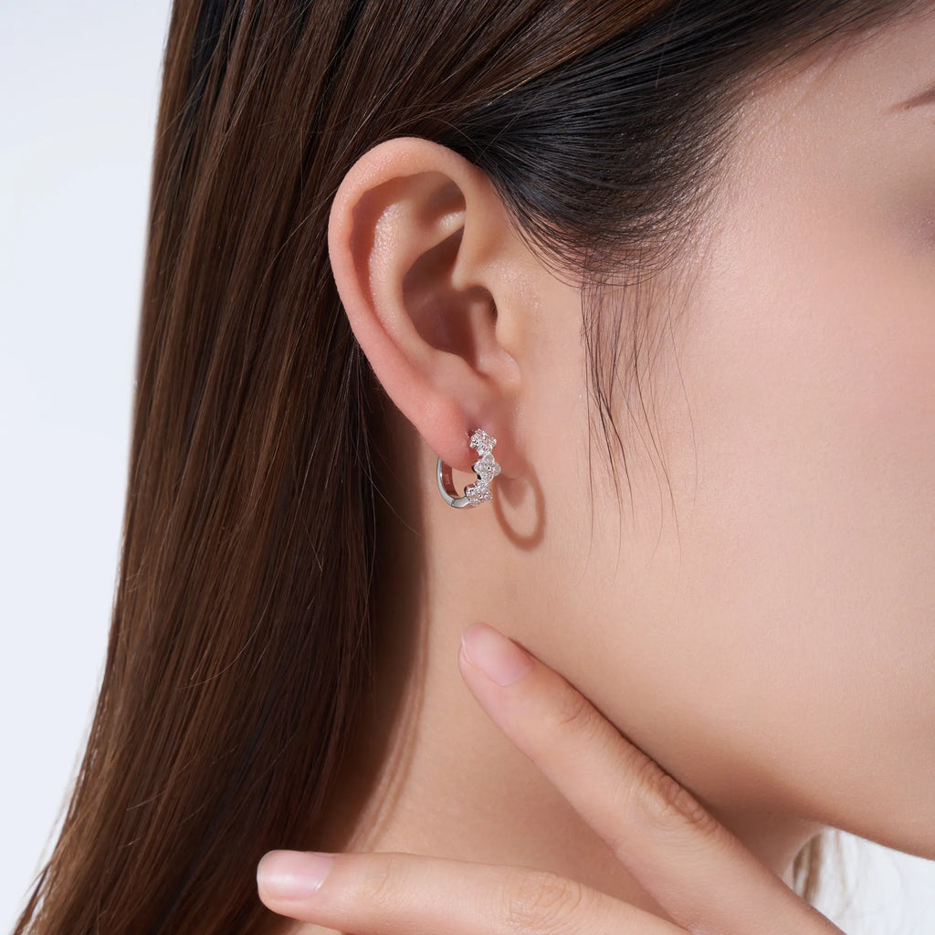 S925 Silver Women Clover Moissanite Huggie Hoop Earrings