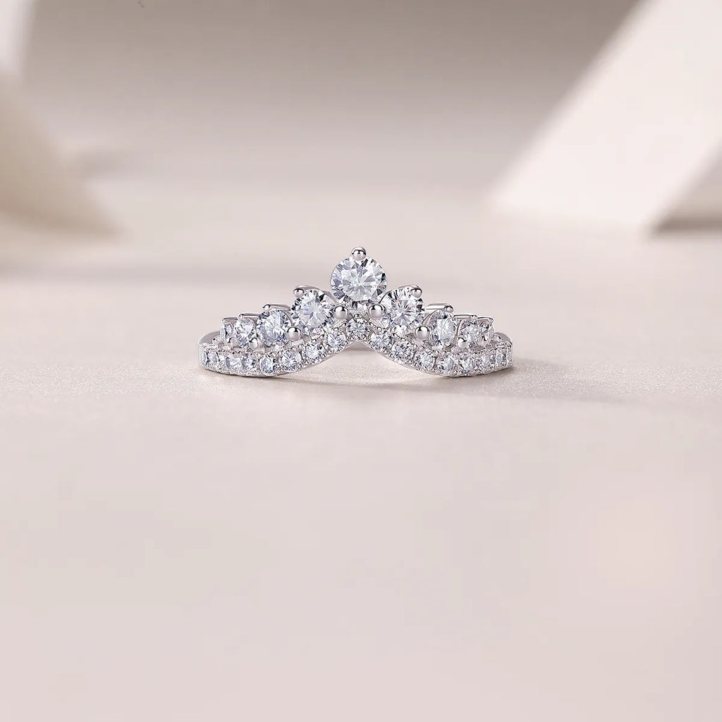 Crown V‑Shaped Moissanite Ring S925 Silver Curved Pave Stackable Band for Women
